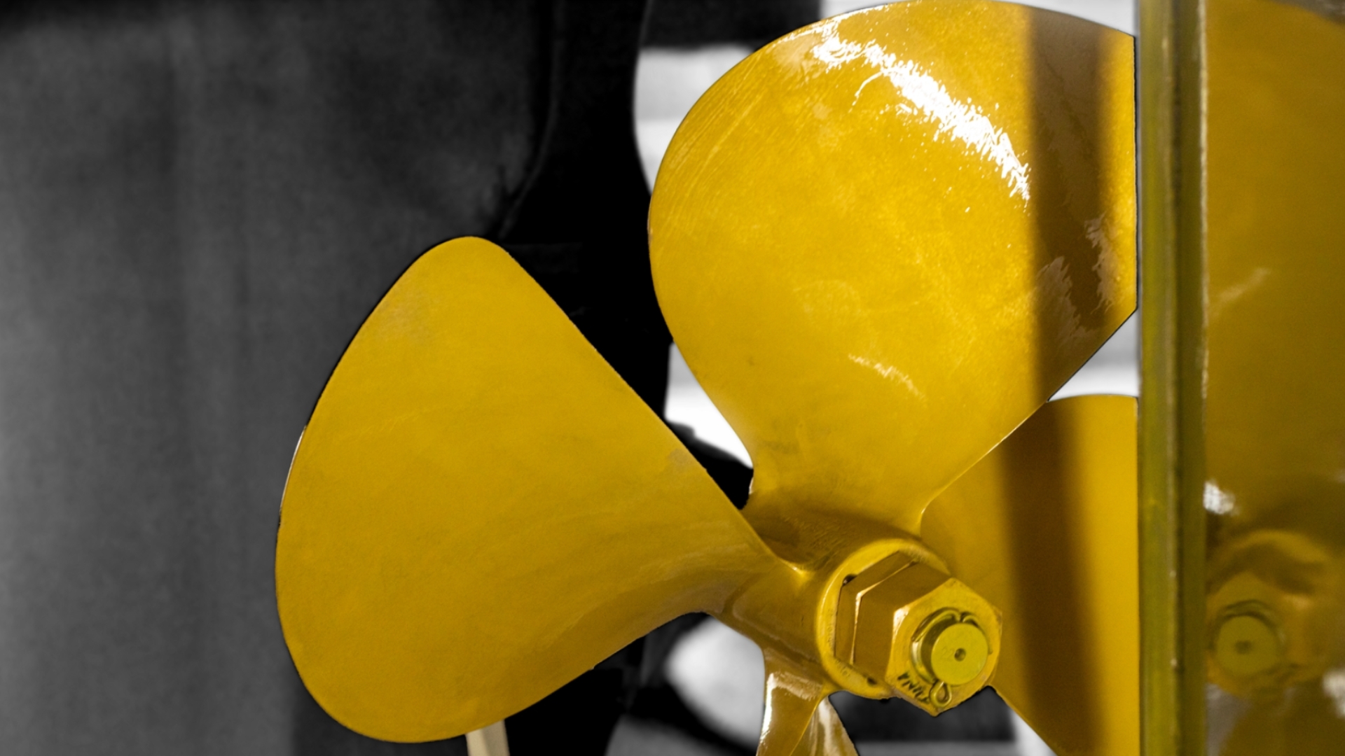 https://propspeed.sgp1.digitaloceanspaces.com/Black-and-Gold-Props/19-Propspeed-applied-to-a-fishing-vessel-prop.jpg