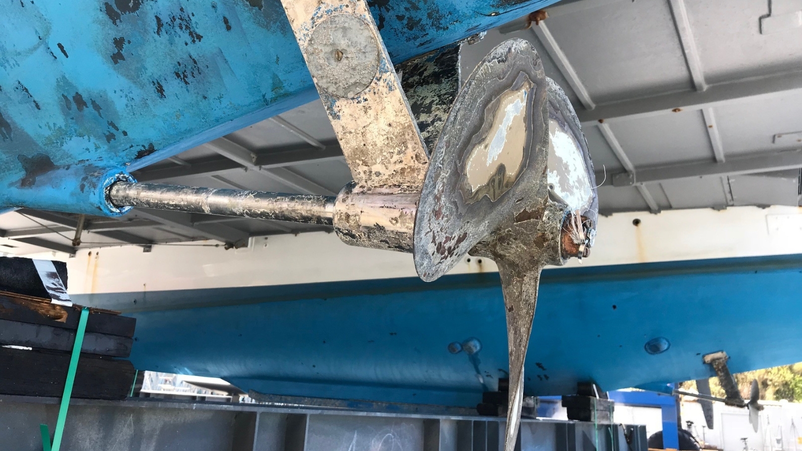 https://propspeed.sgp1.digitaloceanspaces.com/Hero-Images-Singles/2-Corroded-Saildrive.jpg