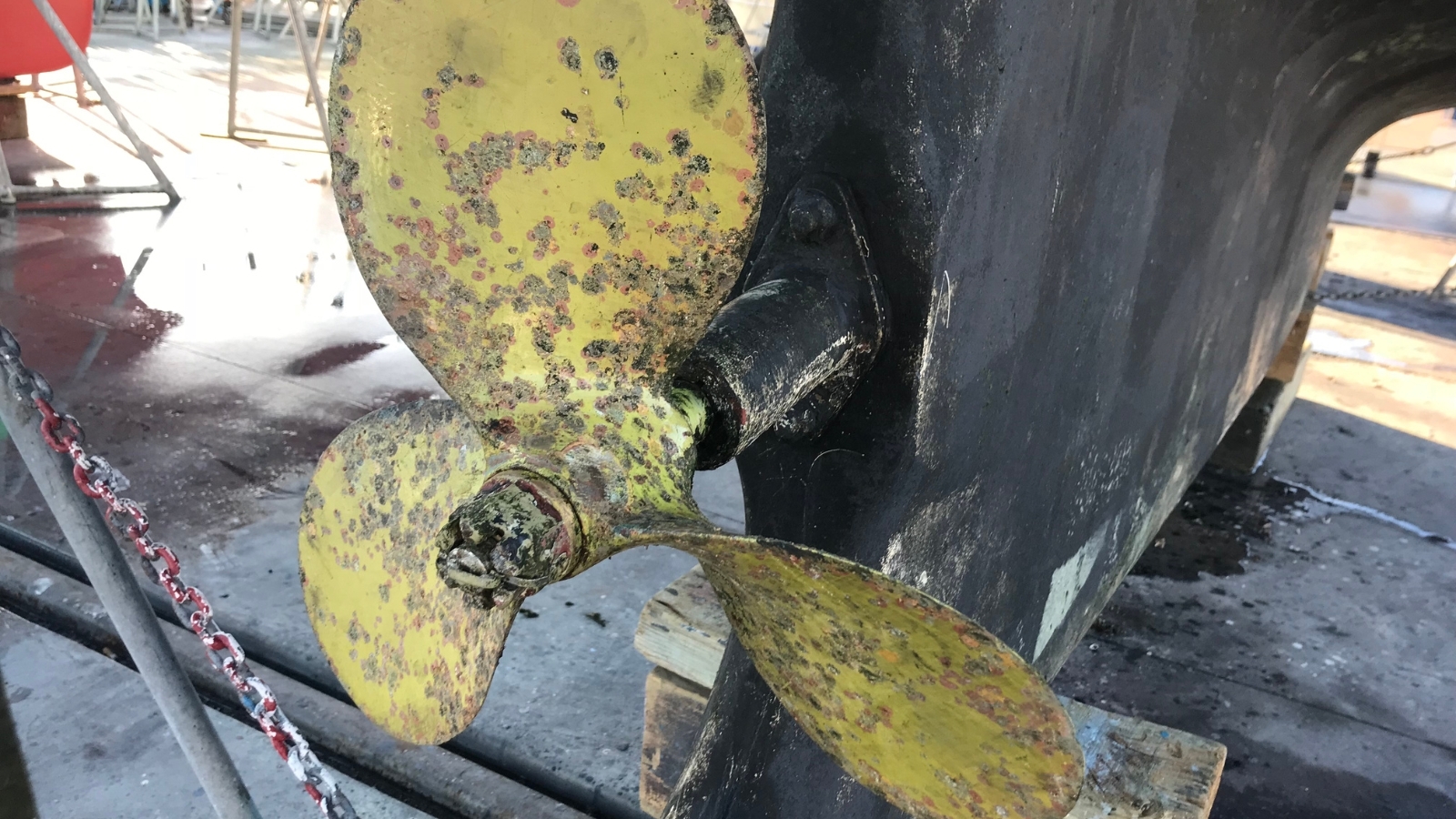 https://propspeed.sgp1.digitaloceanspaces.com/Hero-Images-Singles/3-Galvanic-Corrosion.jpg