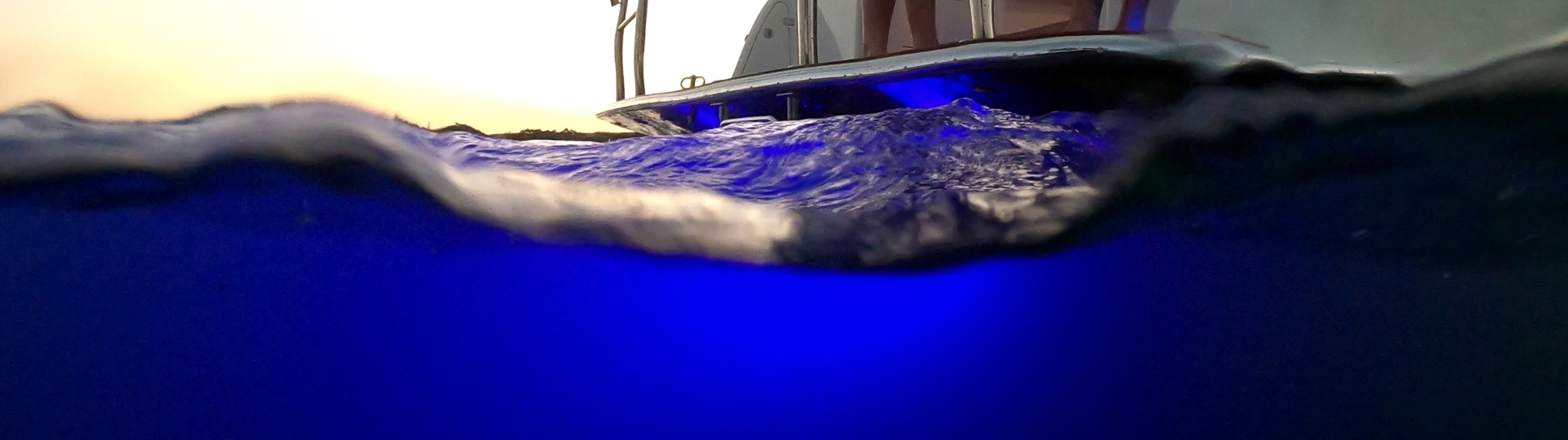 https://propspeed.sgp1.digitaloceanspaces.com/Product-Lightspeed/Boats-underwater-lights-coating.jpg