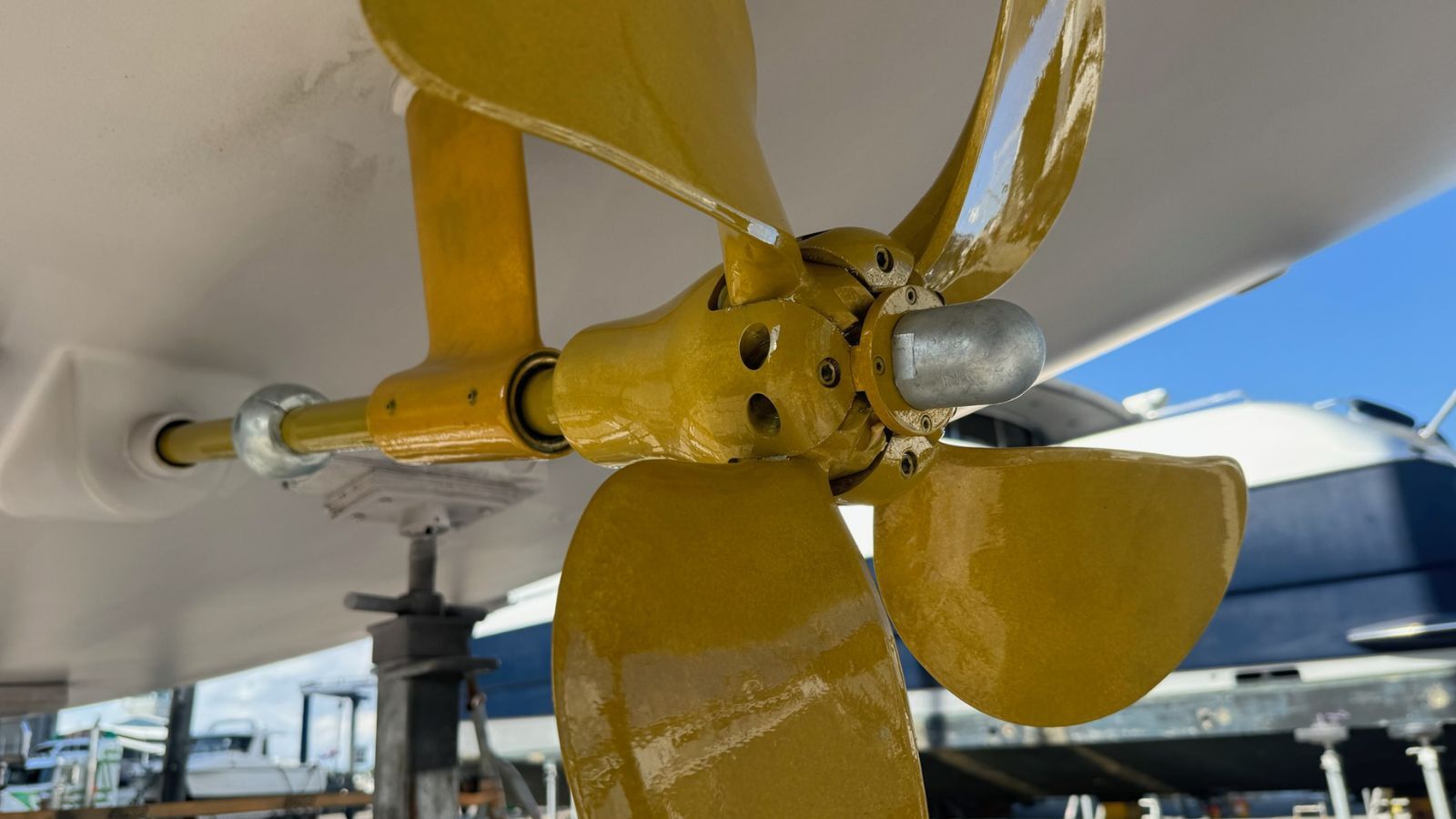 https://propspeed.sgp1.digitaloceanspaces.com/Propspeed-Product/Propspeed-Gallery/5-propspeed-gold-on-sailboat.jpg